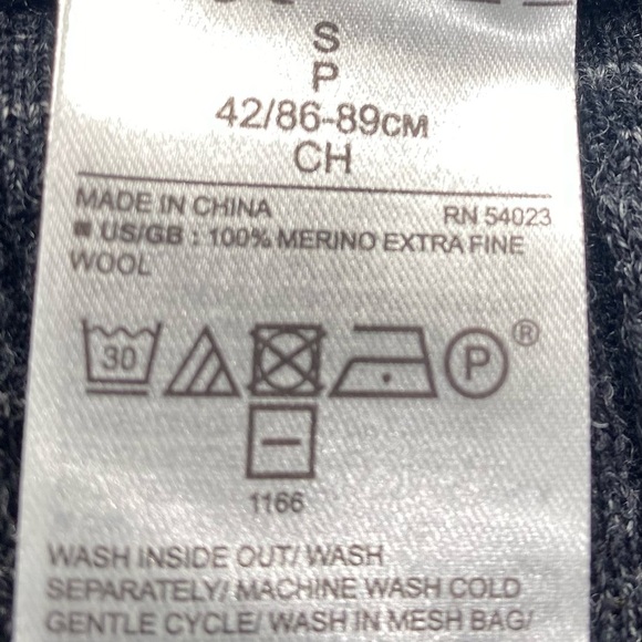 Banana Republic Women’s Charcoal Merino Wool Sweater SM Ribbed Crew neck - Picture 4 of 10